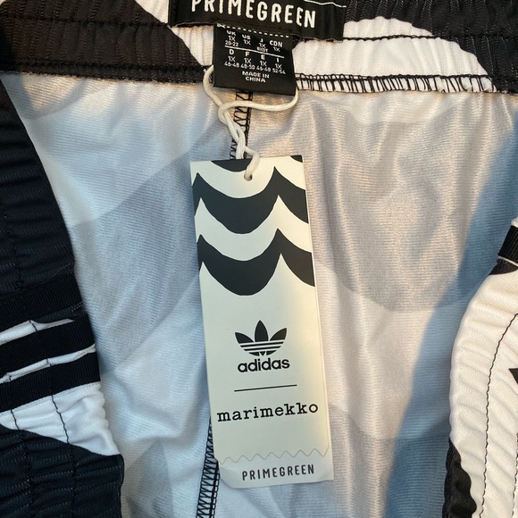 Merimekko Adidas shorts - Picture 4 of 7